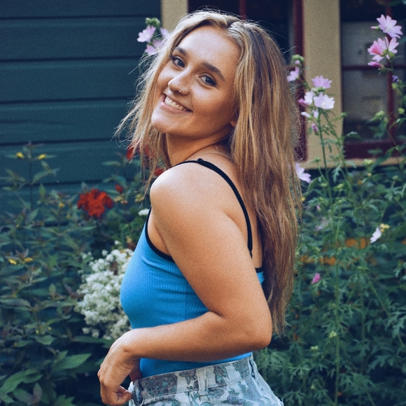 Meet your Posher, Rachel - Picture 4 of 5